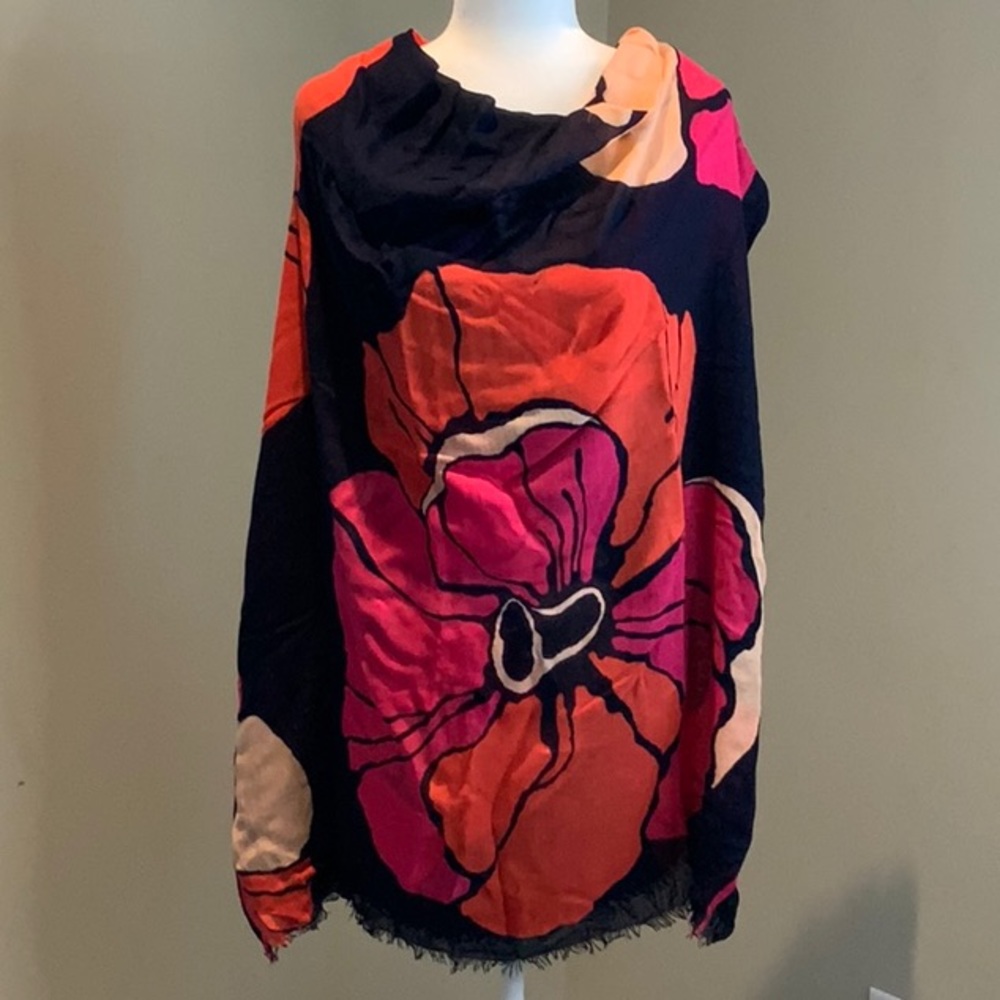 Banana Republic beautiful scarf/wrap